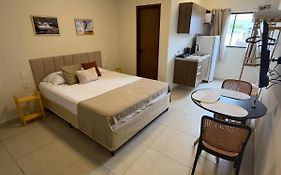 Flat 04 novo e moderno em Bonito